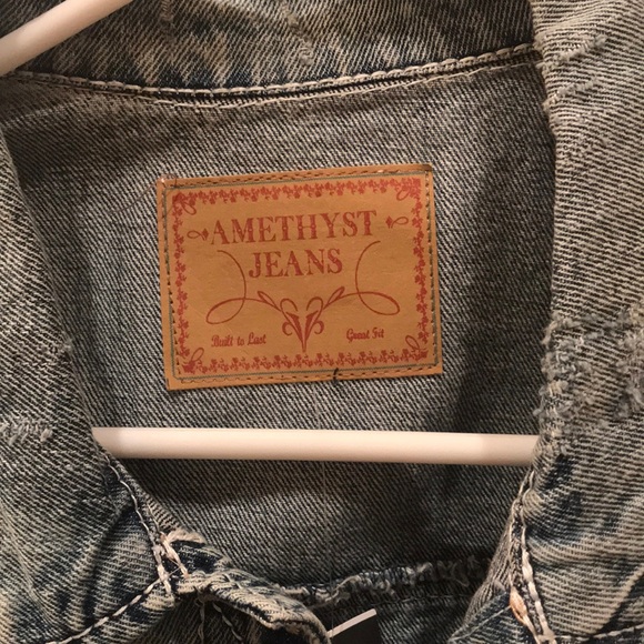 NWT Amethyst Cute Crop Denim Vest - Picture 3 of 3